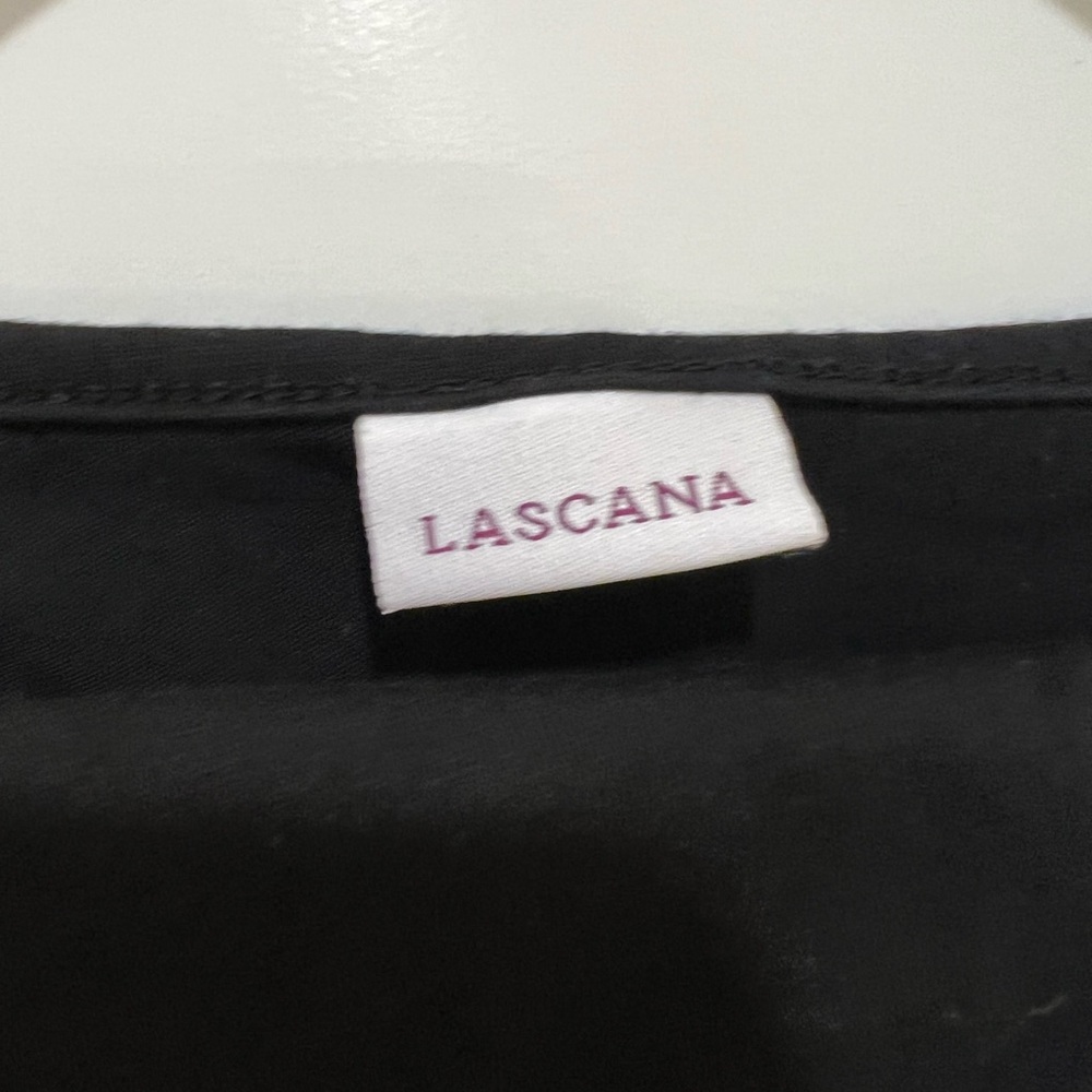Lascana front twist women’s 4/6 long sleeve black blouse with a front keyhole - Picture 3 of 4